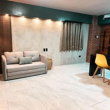 Blue Tulip - 4Mins From Mactan Airport Hotel Lapu-Lapu City Exterior photo