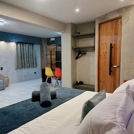 Blue Tulip - 4Mins From Mactan Airport Hotel Lapu-Lapu City Exterior photo