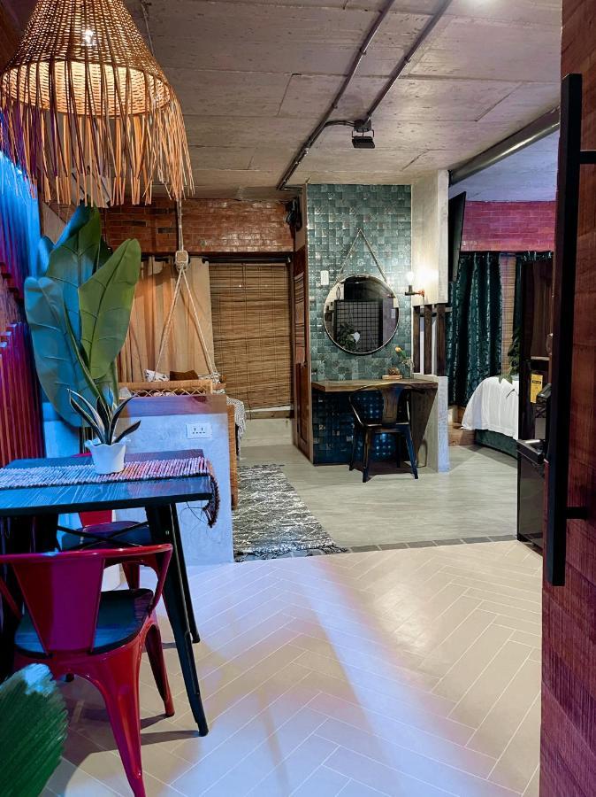 Blue Tulip - 4Mins From Mactan Airport Hotel Lapu-Lapu City Exterior photo