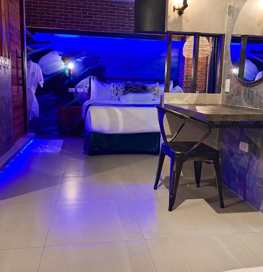 Blue Tulip - 4Mins From Mactan Airport Hotel Lapu-Lapu City Exterior photo