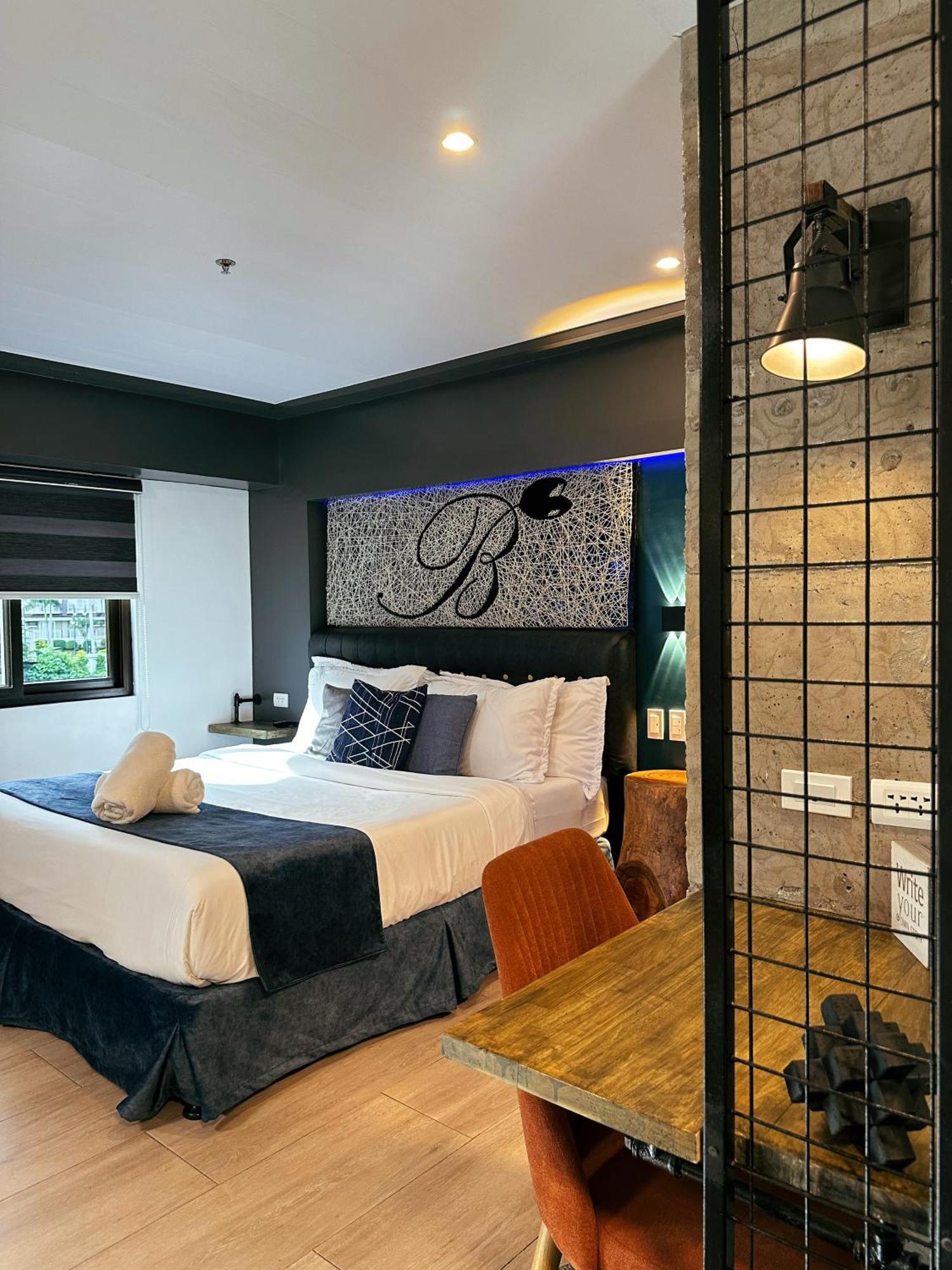 Blue Tulip - 4Mins From Mactan Airport Hotel Lapu-Lapu City Exterior photo