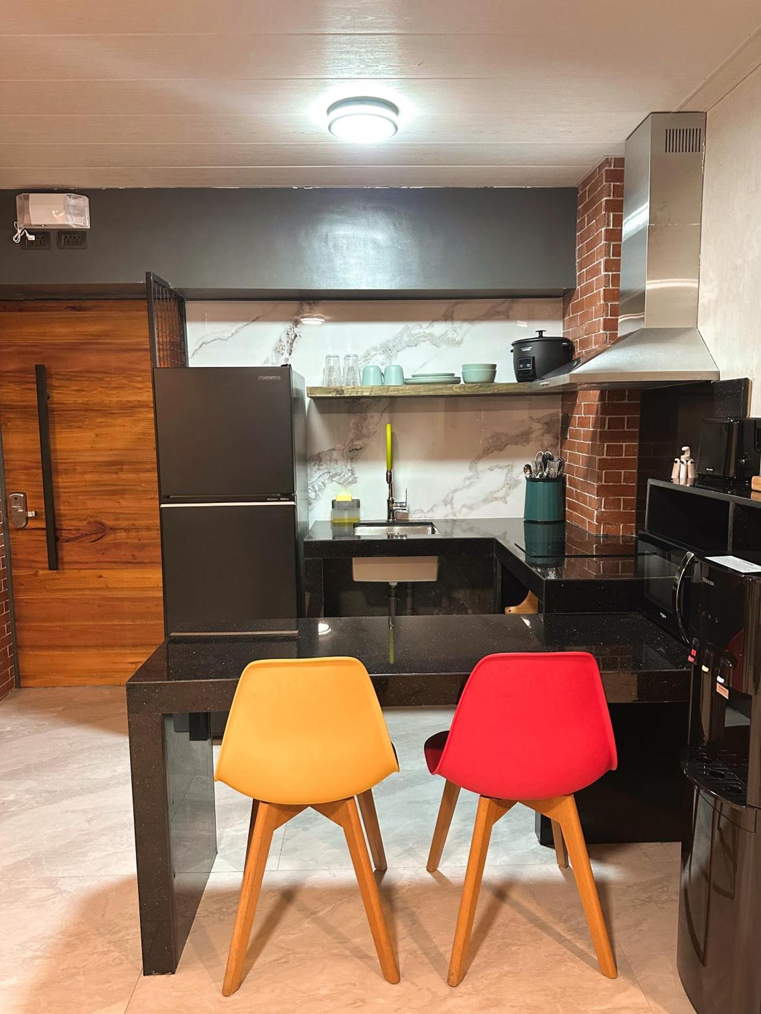 Blue Tulip - 4Mins From Mactan Airport Hotel Lapu-Lapu City Exterior photo