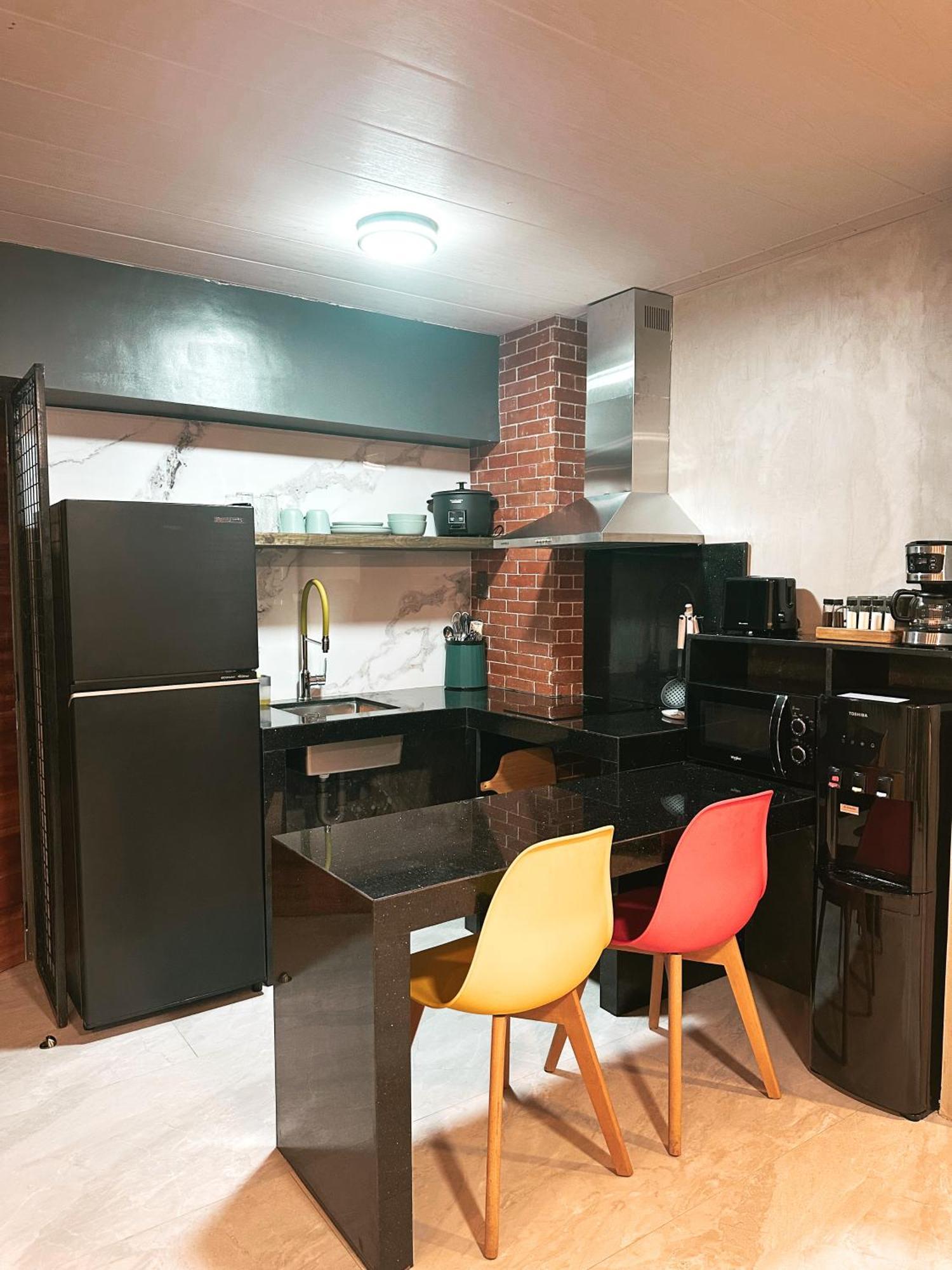 Blue Tulip - 4Mins From Mactan Airport Hotel Lapu-Lapu City Exterior photo