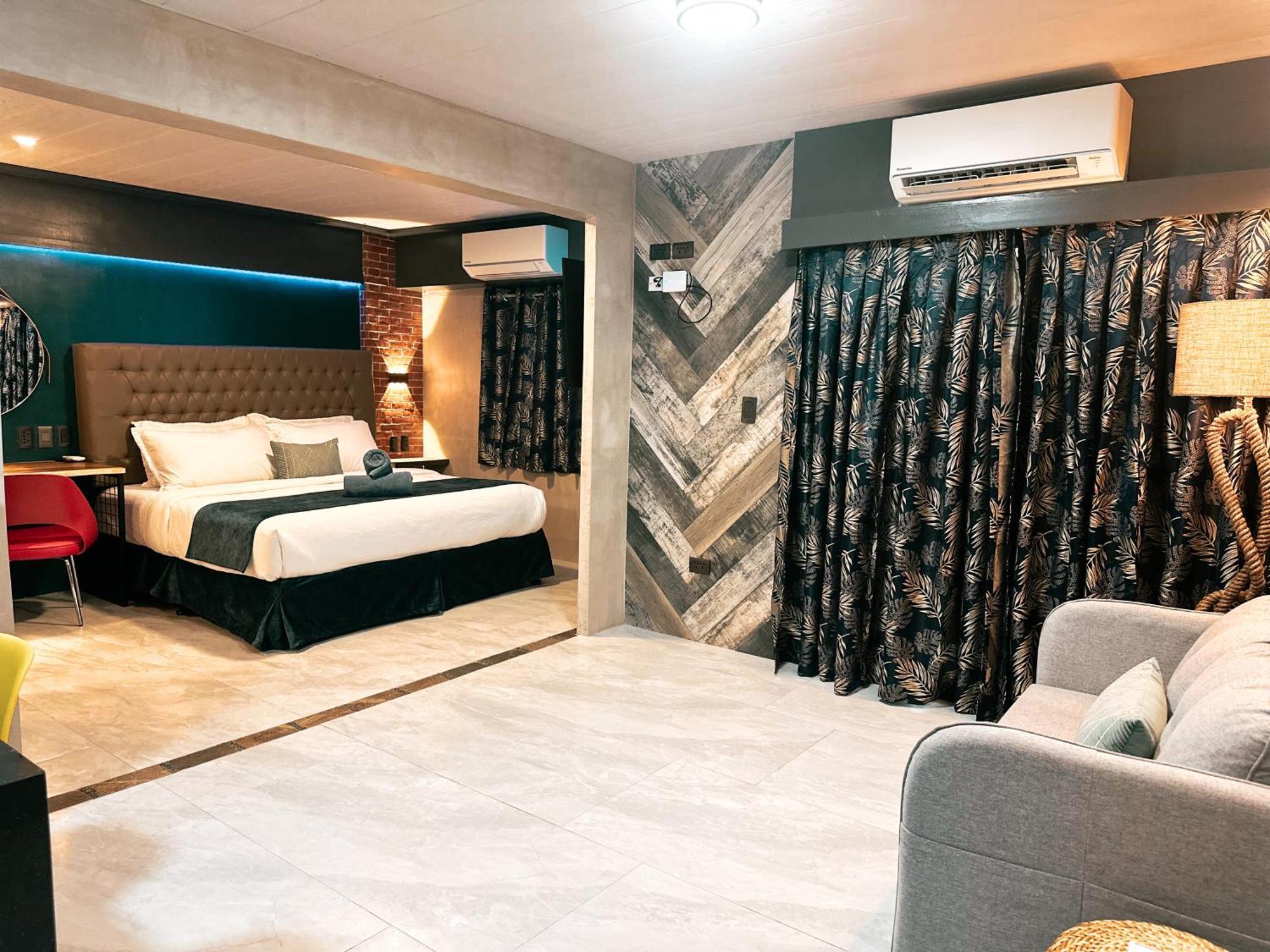 Blue Tulip - 4Mins From Mactan Airport Hotel Lapu-Lapu City Exterior photo